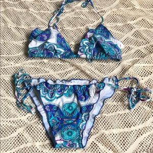 Colorful bikini 👙